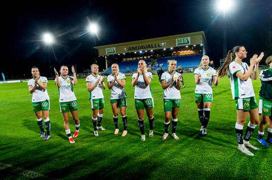 Hammarbys spelare jublar