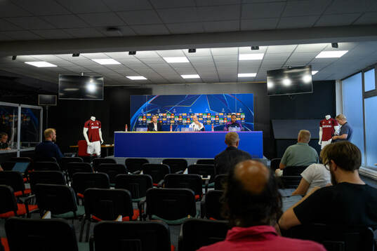 Head coach Henrik Rydström and Isaac Kiese Thelin of