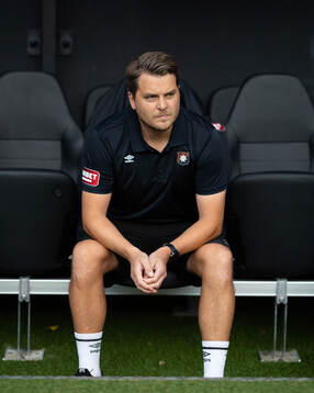 Örgrytes tränare Andreas Holmberg innan  fotbollsmatchen