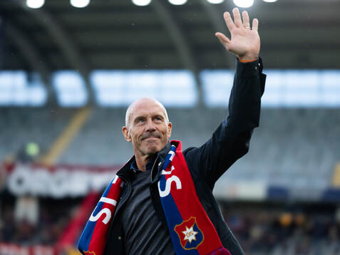Magnus Källander presenteras efter att ha blivit inröstad i Örgrytes allsvenska elva i halvtid