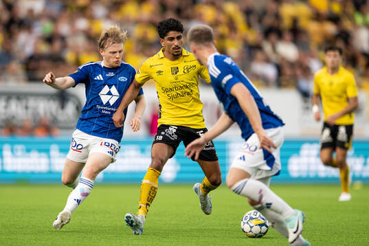 Mats Möller Dahli of Molde and Ahmed Qasem of Elfsborg