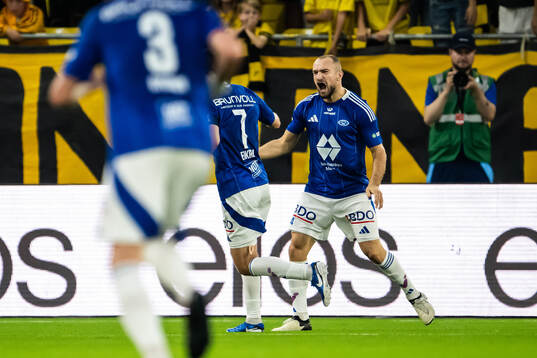 Veton Berisha of Molde celebrates the 0-1 goal