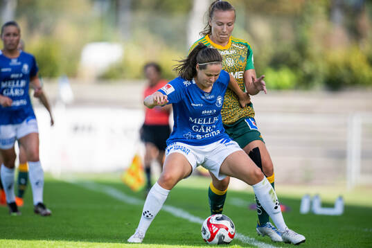 Trelleborgs Thea Birgerud och IFK Norrköpings Sara Kanutte Fornes