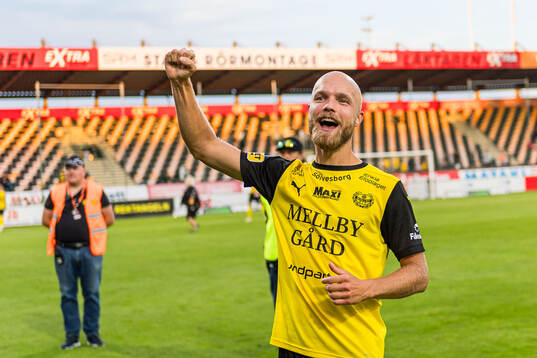 Mjällbys Viktor Gustafson jublar
