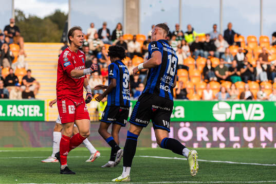 Sirius målvakt Jakob Tånnander jublar