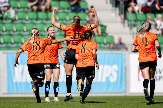 Kristianstads Hlin Eiriksdottir jublar efter 1-0