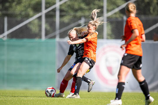 Kristianstads Remy Siemsen och KIF Örebros Maggy Elizabeth