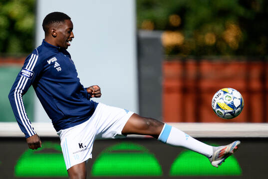 Gefles Samouil Izountouemoi värmer upp innan