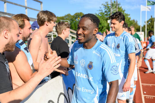 Gefles York Rafael tackar publiken