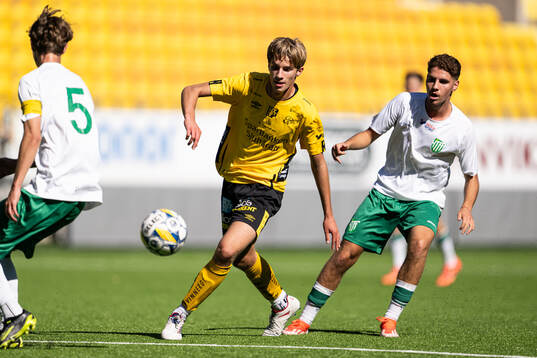 Elfsborgs Nils Roström och Hammarbys Adrian Issa