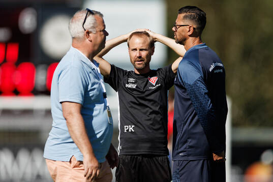 Tvååkers tränare Pierre Krantz och Eskilsminnes tränare