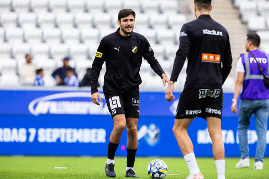 Häckens Filip Trpcevski på uppvärmningen