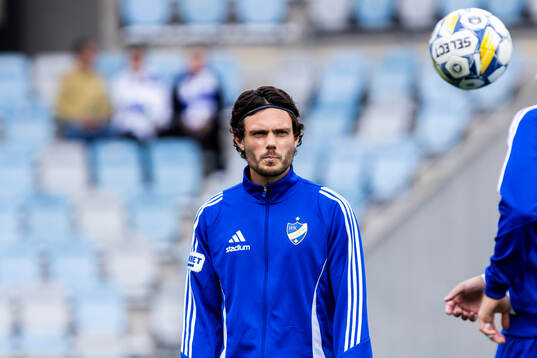 IFK Norrköpings David Moberg Karlsson på uppvärmningen