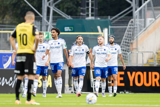 IFK Norrköpings spelare jublar efter 1-0 av Christoffer Nyman