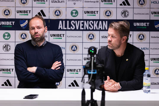 IFK Norrköpings tränare Andreas Alm och Häckens tränare Pål Arne Johansen på presskonferensen
