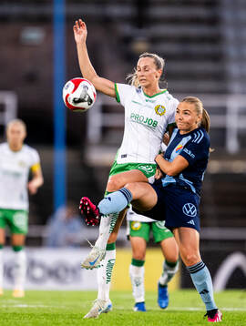 Hammarbys Ellen Wangerheim och Djurgårdens Louise Hvarfner