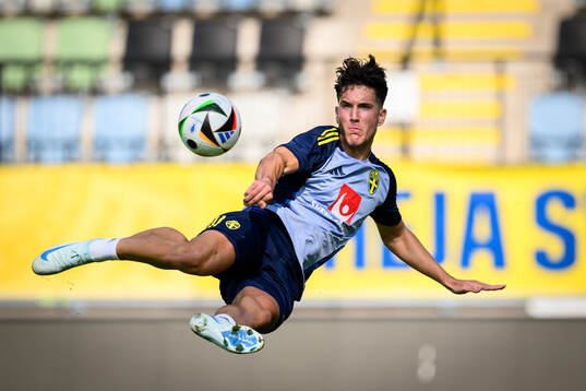 Bla gjennom flere bilder av Football, U21, Sweden, Training