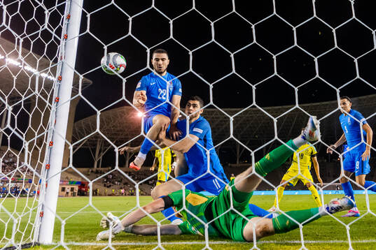 Aleksey Isaev and Emin Makhmudov of Azerbaijan against