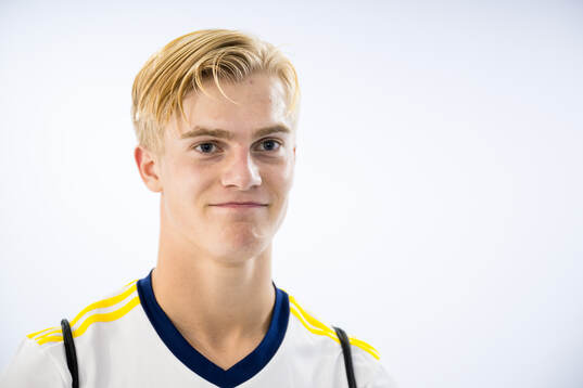Lucas Bergvall of Sweden