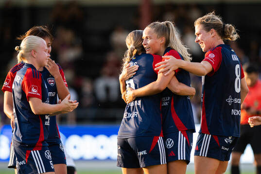 FC Rosengårds Olivia Holdt och Ria Noora Minerva Öling