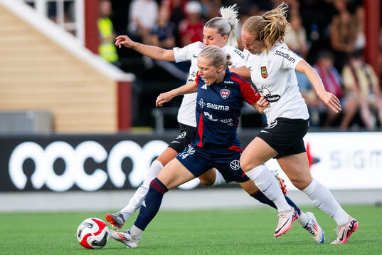 FC Rosengårds Emilia Larsson mot Brommapojkarnas Johanna