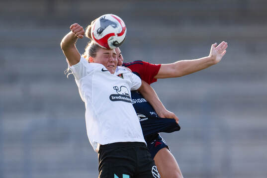 FC Rosengårds Gudrun Arnardottir och Brommapojkarnas