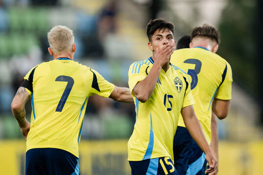 Matteo Perez Vinlöf of Sweden celebrates after the 8-0 goal