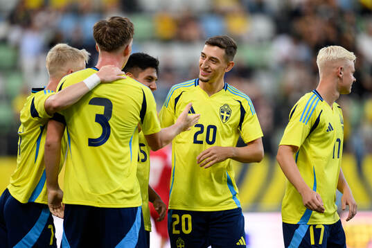 Jonas Rouhi of Sweden celebrates
