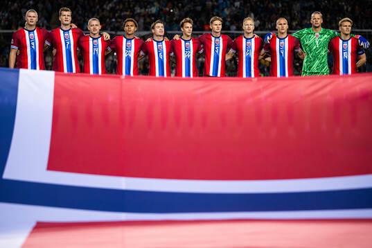 Players of Norway line up