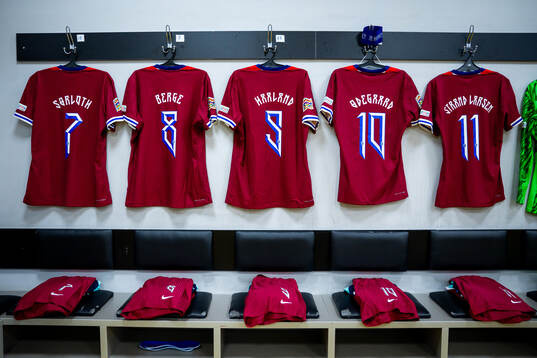 The kits of Alexander Sørloth, Sander Berge, Erling Braut