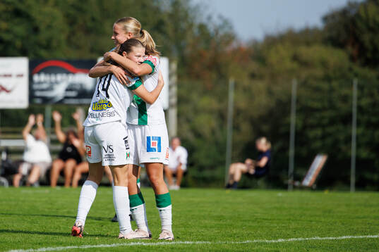 Varbergs Edith Eriksson jublar med Mollie Josefsson