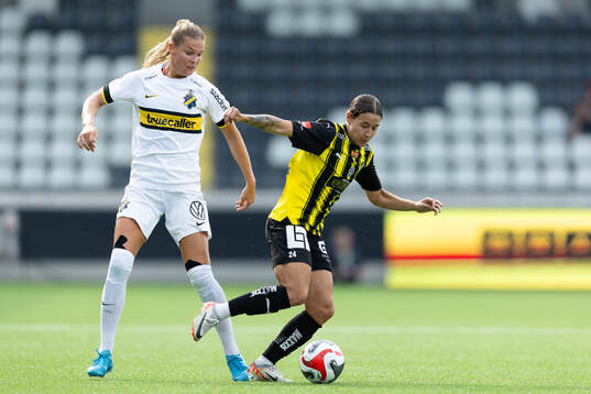 AIKs Nina Jakobsson och Häckens Tabby Tindell