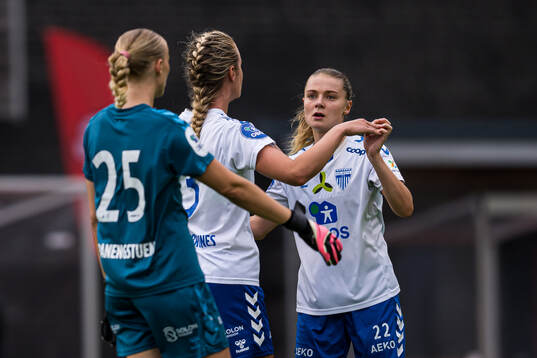 Eline Hegg of Kolbotn celebrates