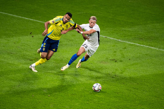 Alex Douglas of Sweden and Vlasiy Sinyavskiy of Estonia