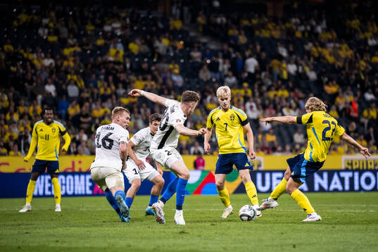 Lucas Bergvall and Sebastian Nanasi of Sweden