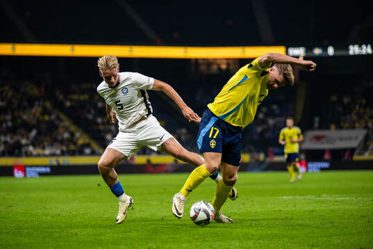 Rocco Shein of Estonia and Viktor Gyökeres of Sweden