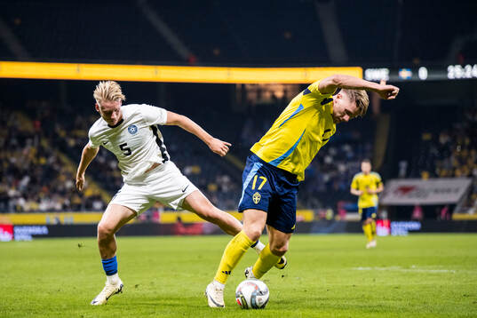 Rocco Shein of Estonia and Viktor Gyökeres of Sweden