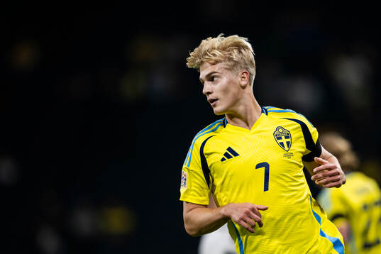 Lucas Bergvall of Sweden