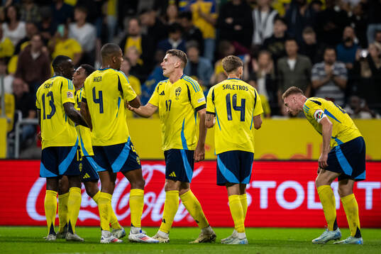 Ken Sema, Isak Hien, Anton Saletros and <Dejan Kulusevski of Sweden celebrate with Viktor Gyökeres after he scored 1-0