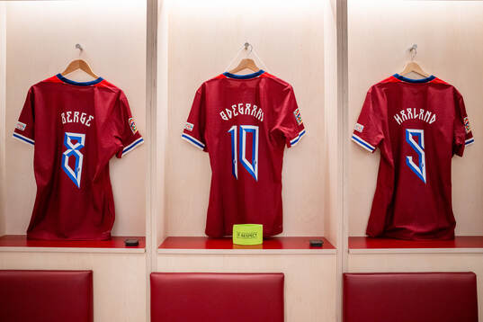 The kits of Sander Berge, Martin Ødegaard and Erling Braut