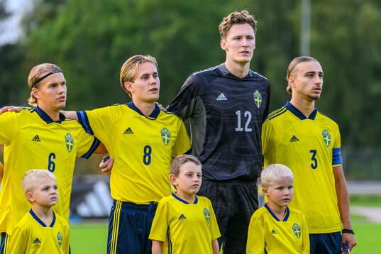 Markus Karlsson, Adam Hermansson, goalkeeper Alexander Sandahl and Elison Makolli of Sweden ahead of the U20 football match between Sweden and Denmark on September 10, 2024 in Hässleholm. 
