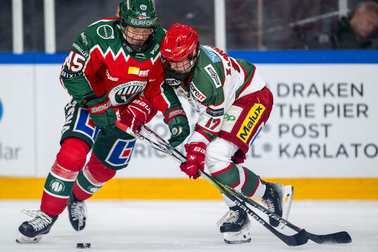 Frölundas Paula Bergström och Modos Adela Sapovalivova