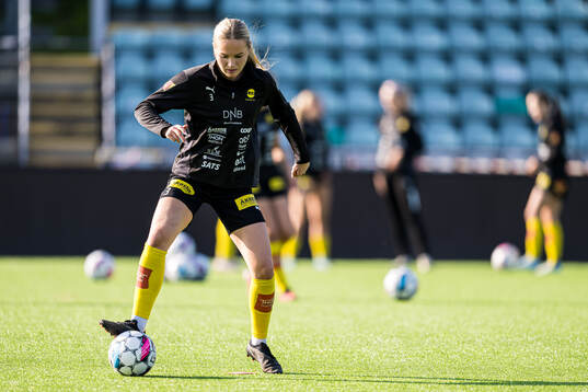 Oda Mathilde Johansen of LSK Kvinner warms up