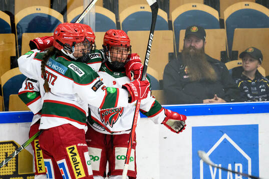 Modos Adela Sapovalivova jublar