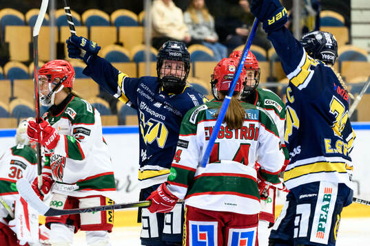 HV71s Hilda Svensson jublar