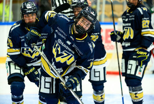 HV71s Hilda Svensson jublar