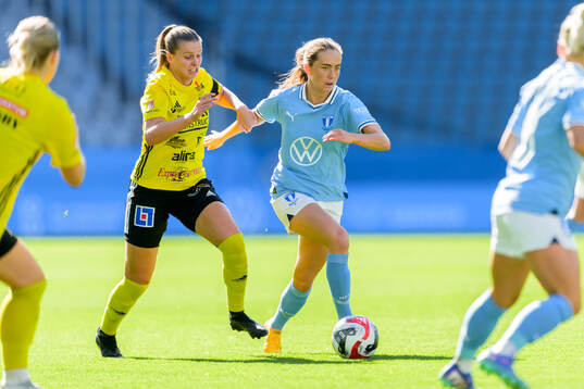 Gamla Upsalas Elvira Gustafsson och Malmö FFs Matilda