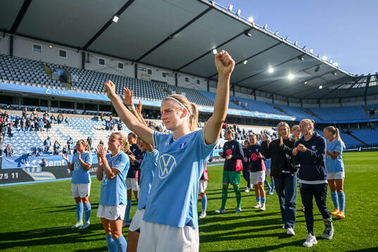 Malmö FFs Amanda Kander jublar