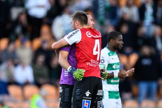 GAIS Mergim Krasniqi och Axel Norén jublar