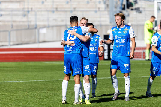 IK Oddevolds Assad Al Hamlawi har gjort 2-1 och jublar